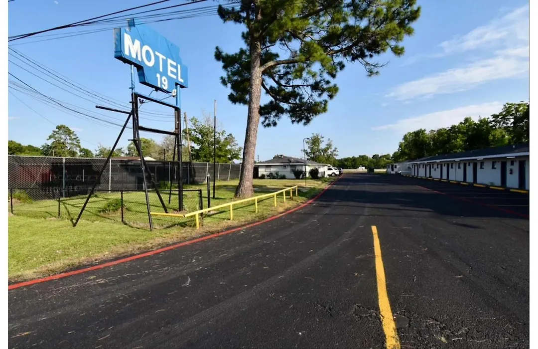 Motel 19 By Capital O Baytown I-10-1