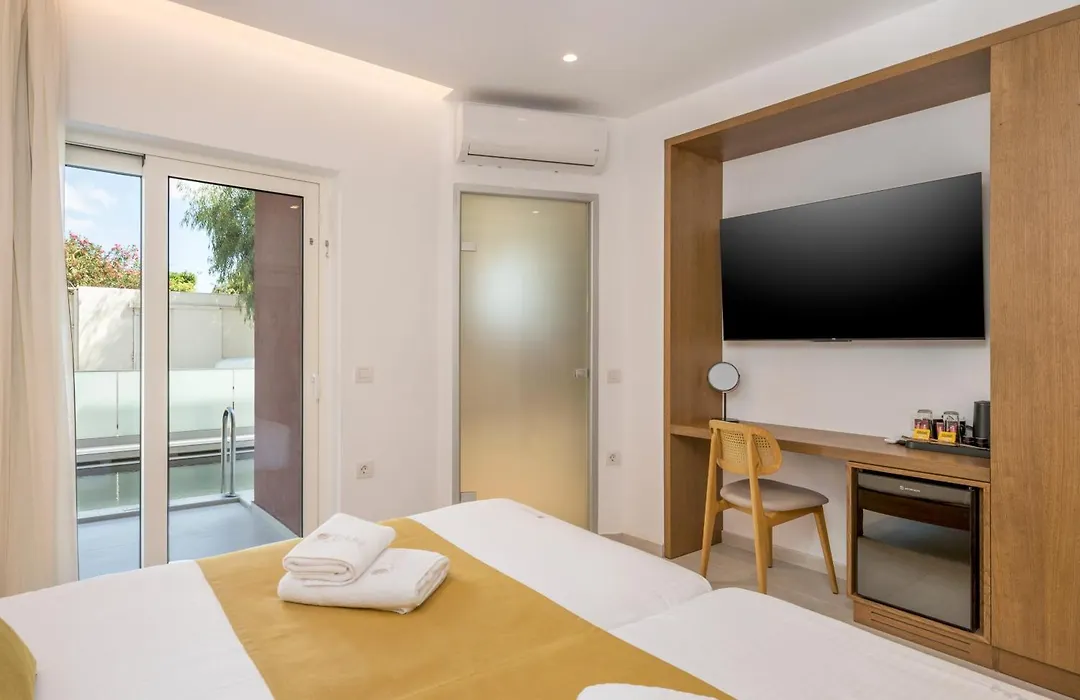 Tarra Seaside Hotel-1