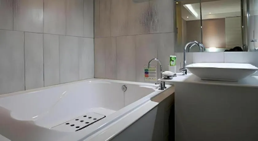 Hotel Cinema-1