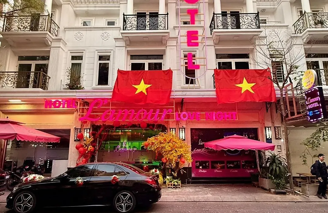 L'Amour Hotel-1