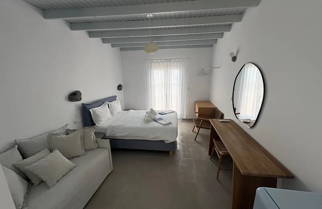 Nikolas Rooms-1