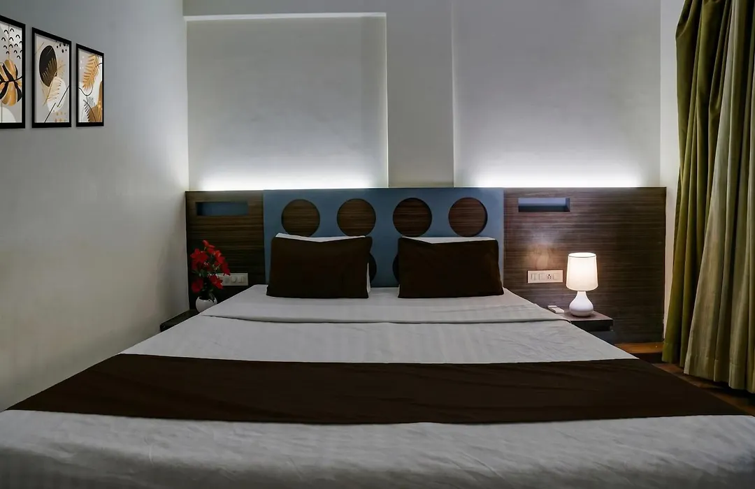 Collection O Lodha Experia Mall Dombiwali Formerly Rr Suites-1