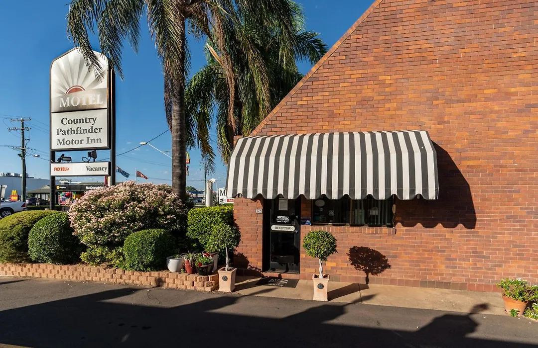 Country Pathfinder Motor Inn-1