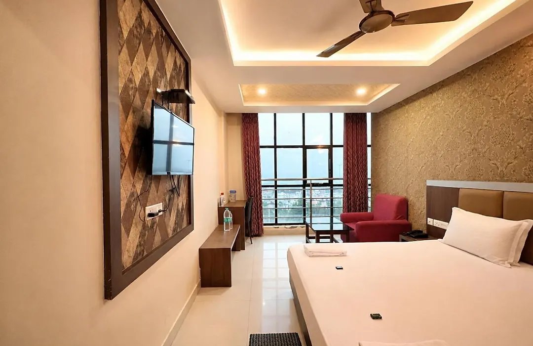 Shree Gopal - Sea Facing Rooms In Golden Beach - With Parking, Restaurant, Affordable Stay-1