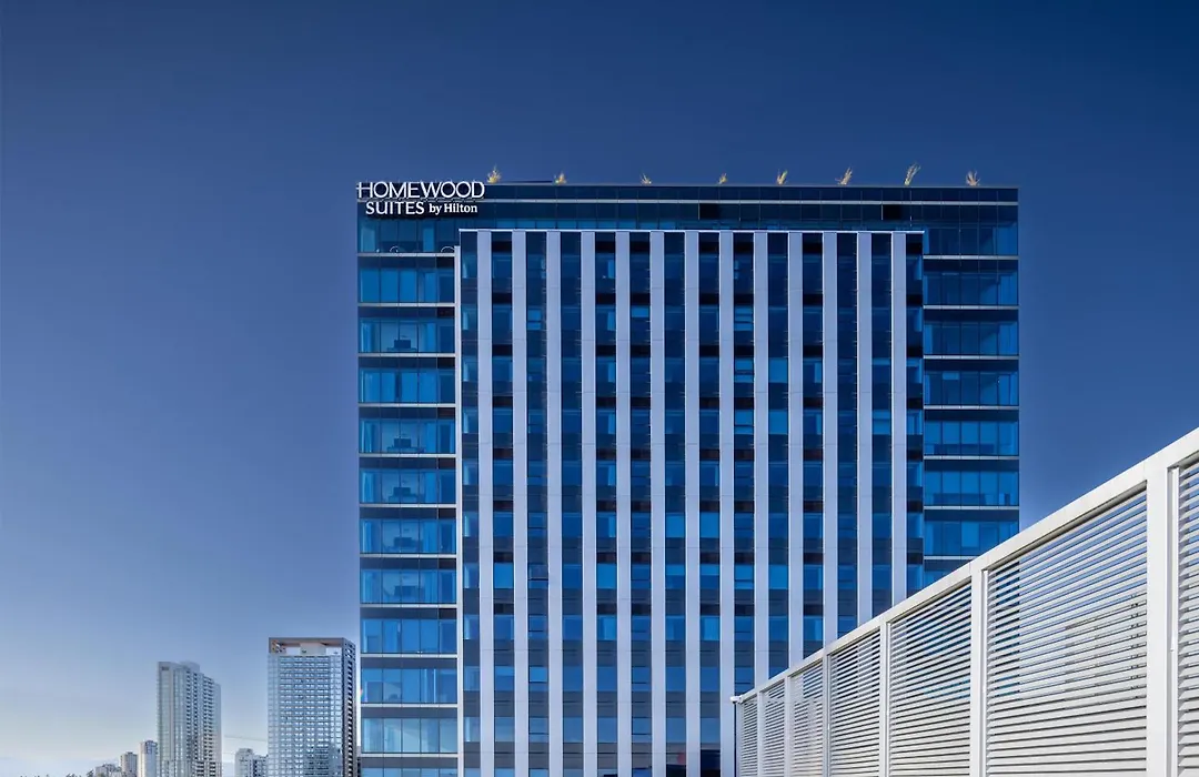 Homewood Suites By Hilton Surrey-1