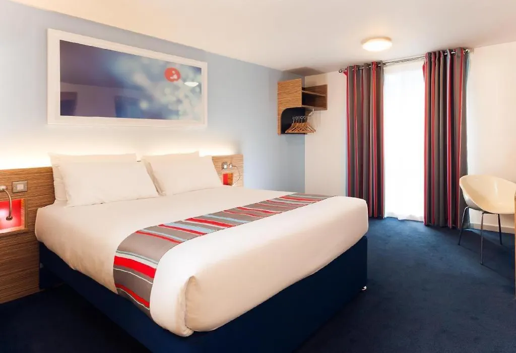 Travelodge Kidderminster-1