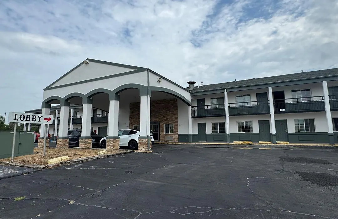 Budget Host Inn-1