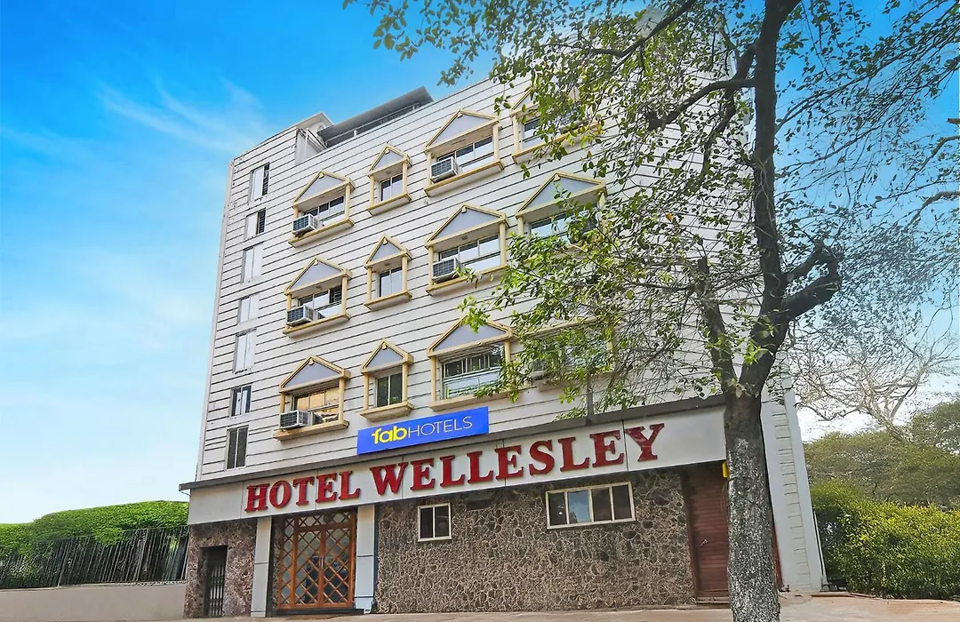 Fabhotel Wellesley-1
