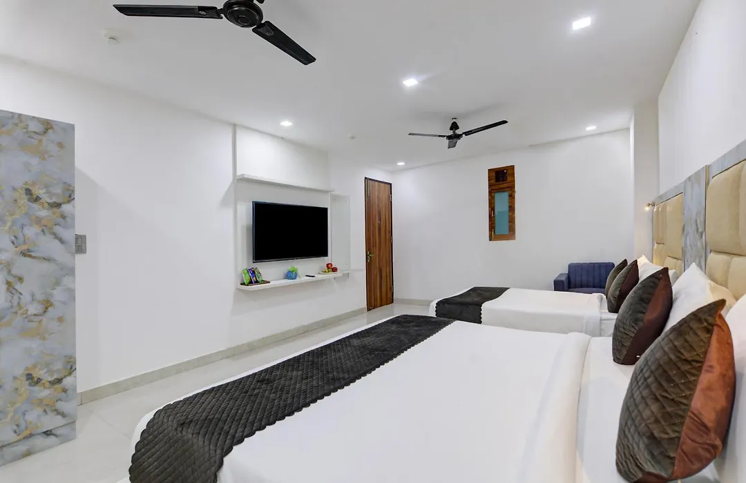 Status By Hotel The Emporio-1