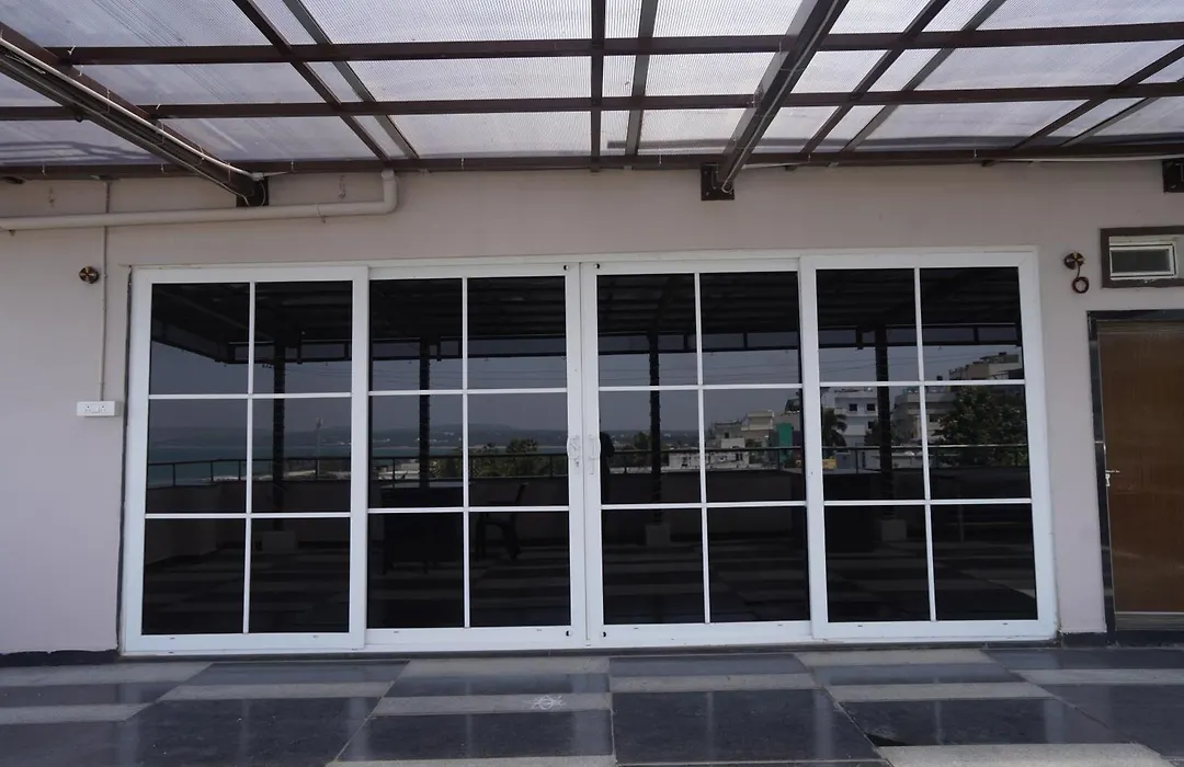 V Square Inn-1