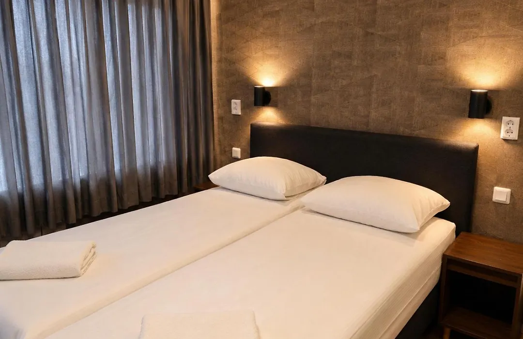 Hotel Holland Lodge-1
