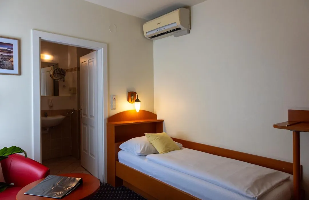Suite Hotel 900 m zur Oper-1
