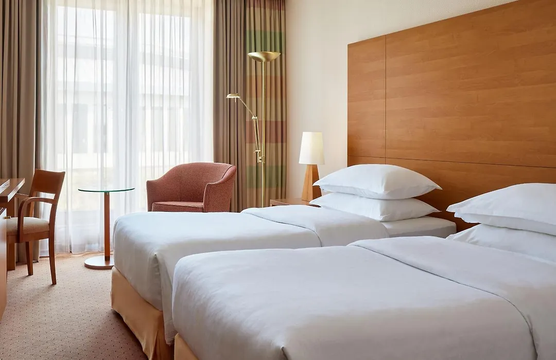 Sheraton Duesseldorf Airport Hotel-1
