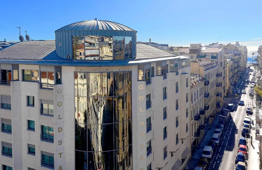 Goldstar Apartments&Suites-1