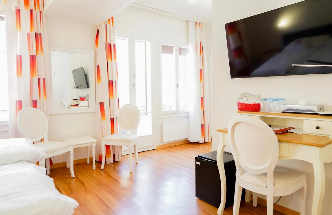 Hotel Weisses Kreuz-1
