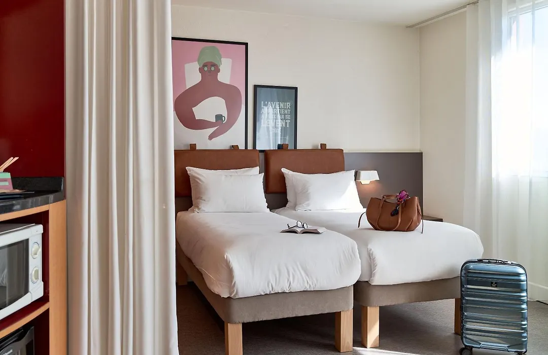 Novotel Suites Paris Nord 18ème-1
