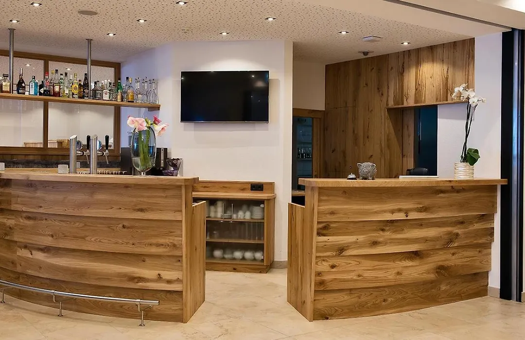 Hotel Garni Christine-1