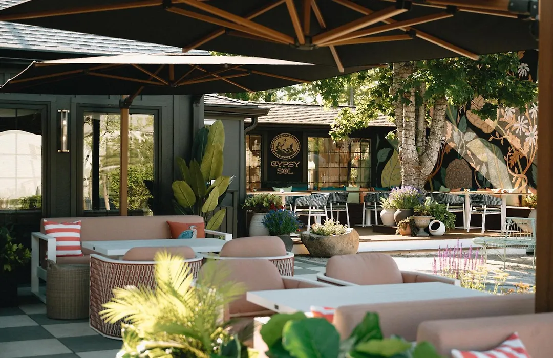 Uncommoner Hotel By Reverie Boutique Collection-1