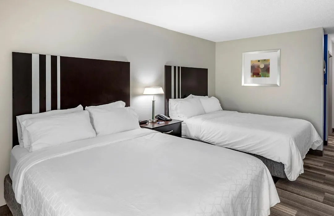 Holiday Inn Express Hotel & Suites Cincinnati-Blue Ash By Ihg-1