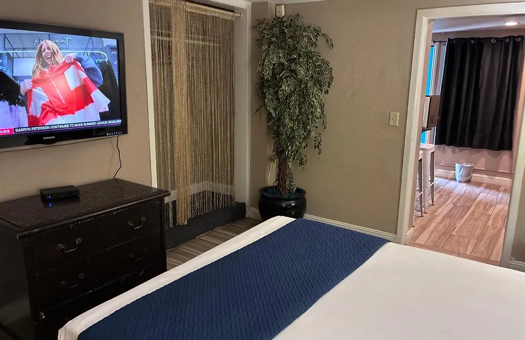 Desert Hills Motel-1
