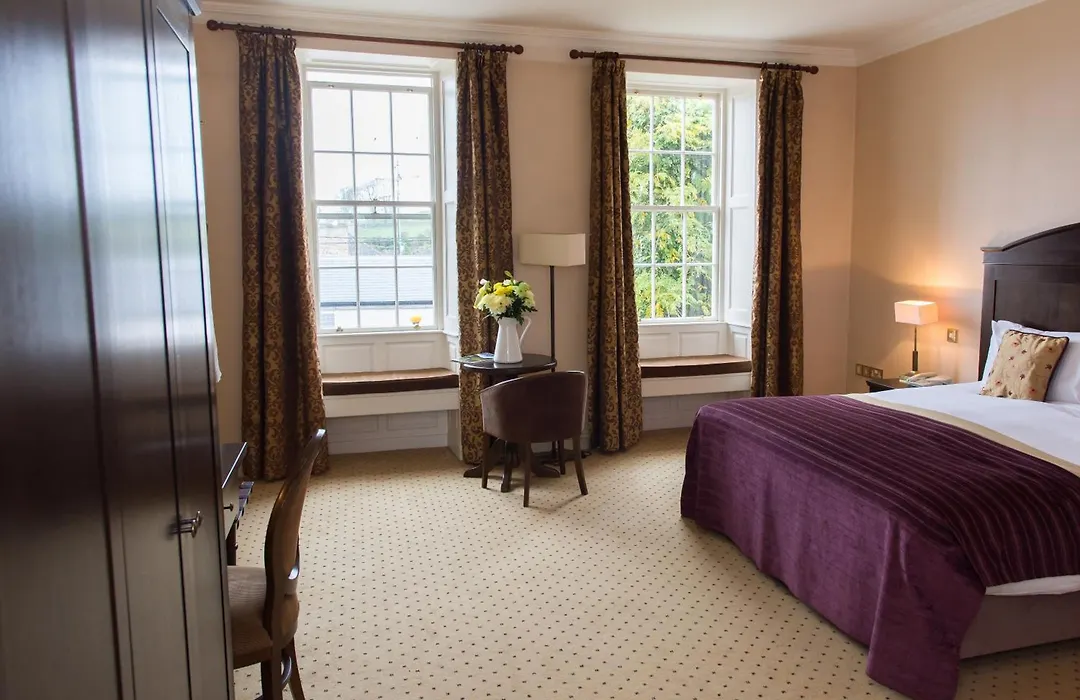 Baileys Hotel Cashel-1
