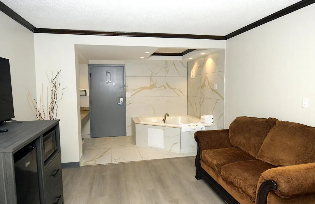 Rodeway Inn & Suites East Windsor-1