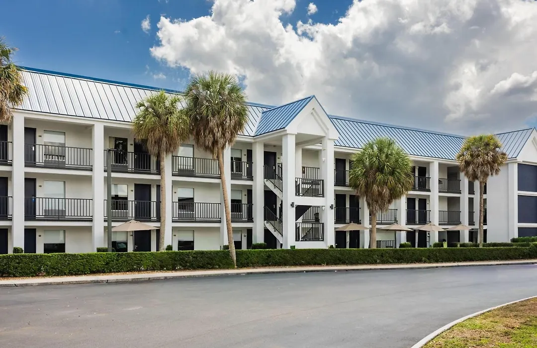 Days Inn By Wyndham Port Charlotte Town Center-1