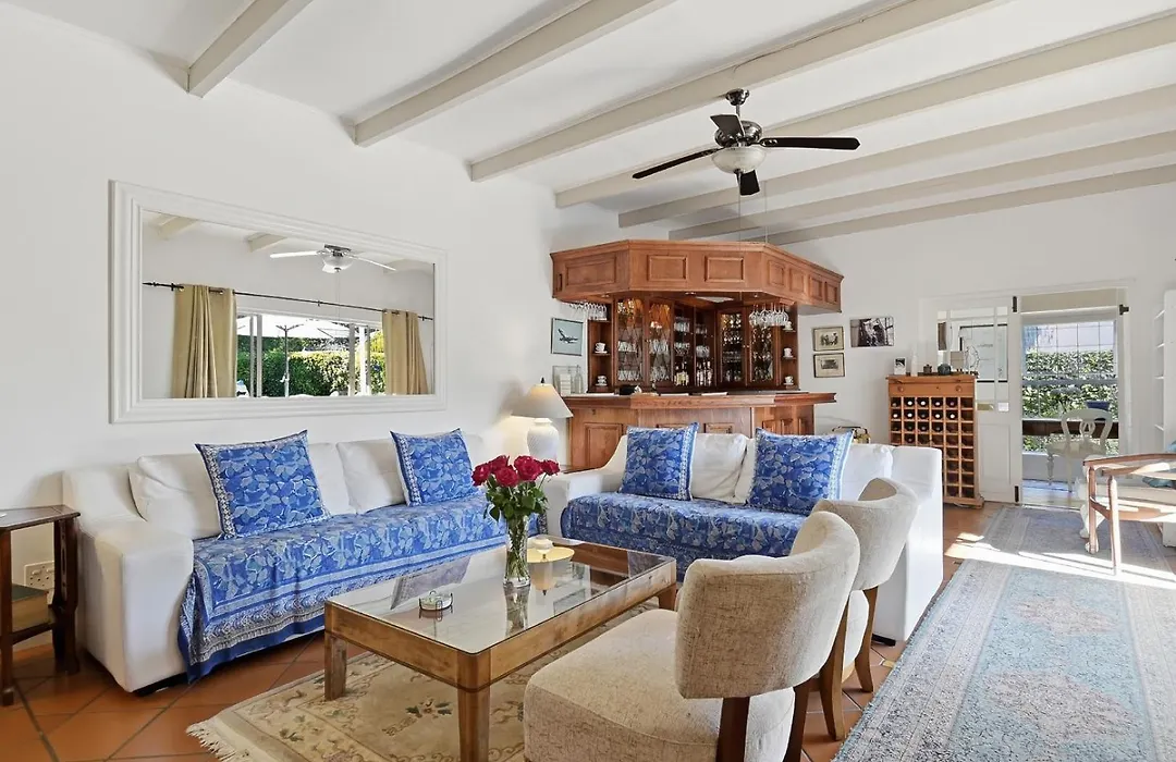 Paradiso Guesthouse & Self-Catering Cottage-1