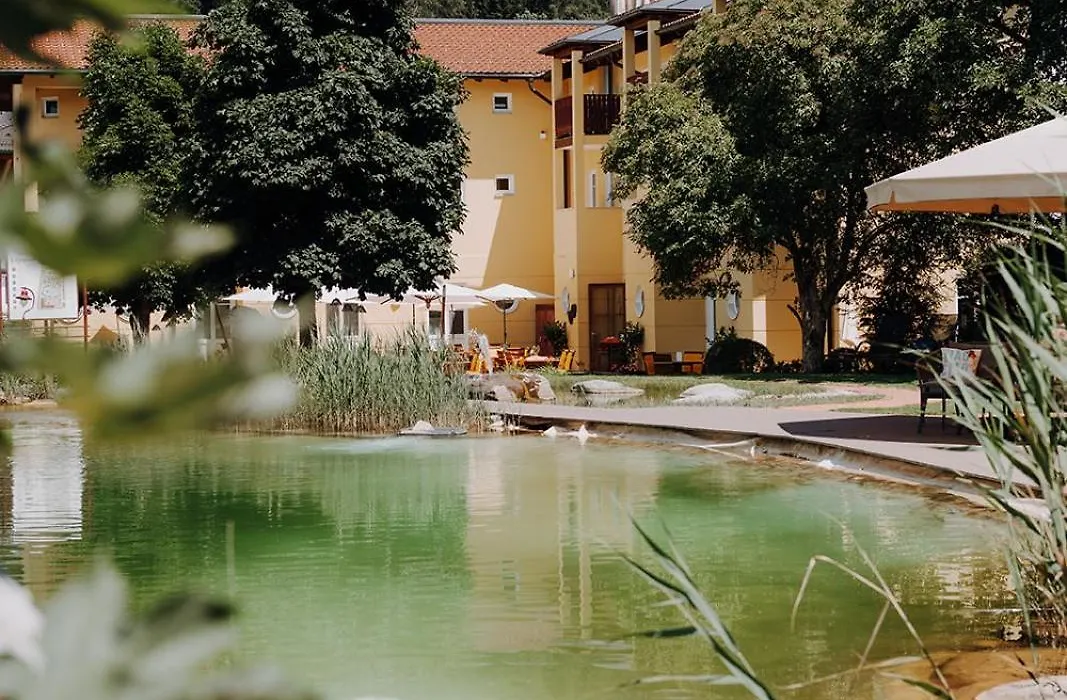 Lerchs Landhotel-1