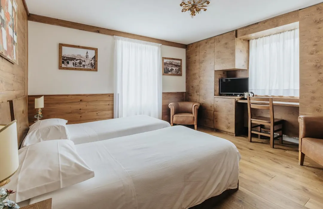 Hotel Corona-1