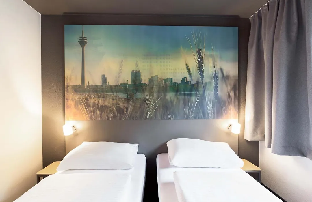 ibis budget Düsseldorf Airport-1