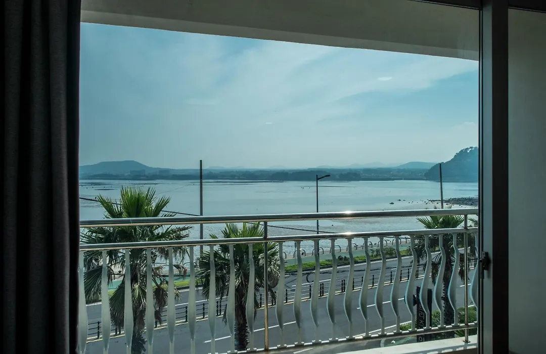 Breeze Bay Hotel-1