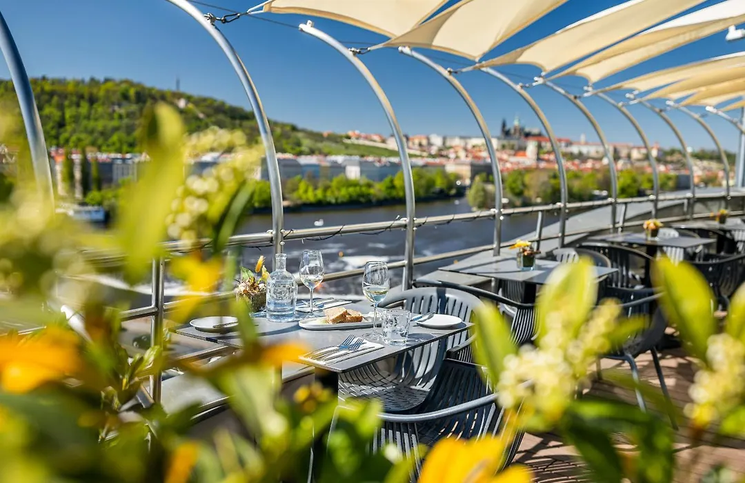 Dancing House Hotel - Tancici Dum-1