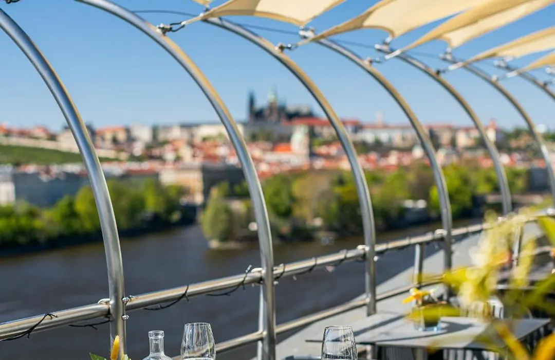 Dancing House Hotel - Tancici Dum-1