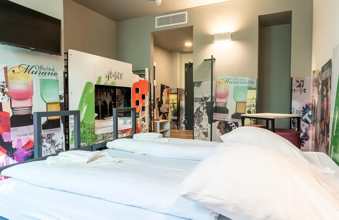 A&O Hostel Venezia Mestre-1