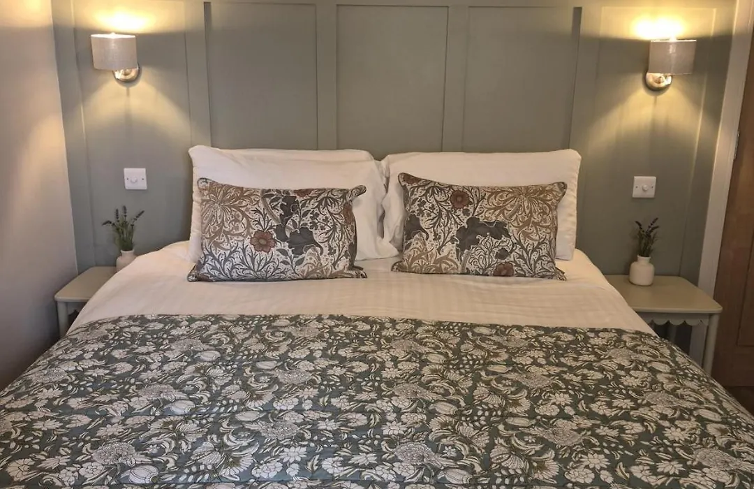 Clarke Cottage Guest House-1