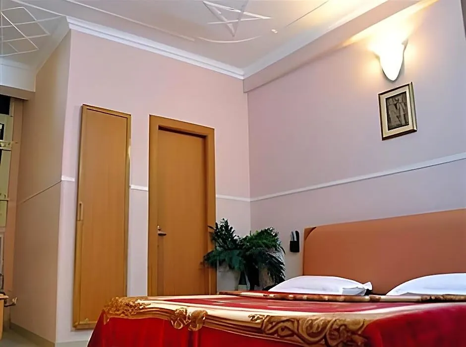 Hotel Queen-1