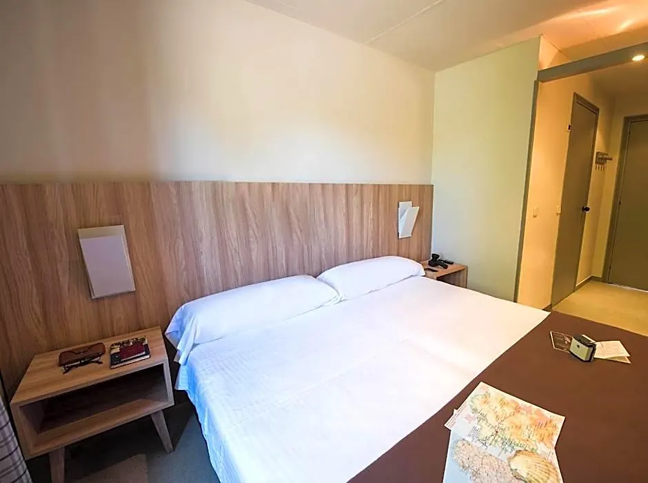Albergue Monte Do Gozo-1