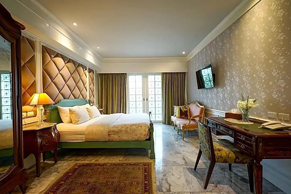 At Pingnakorn Riverside Hotel-1