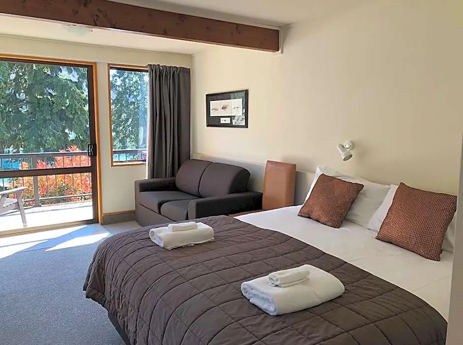 Hawea Hotel-1