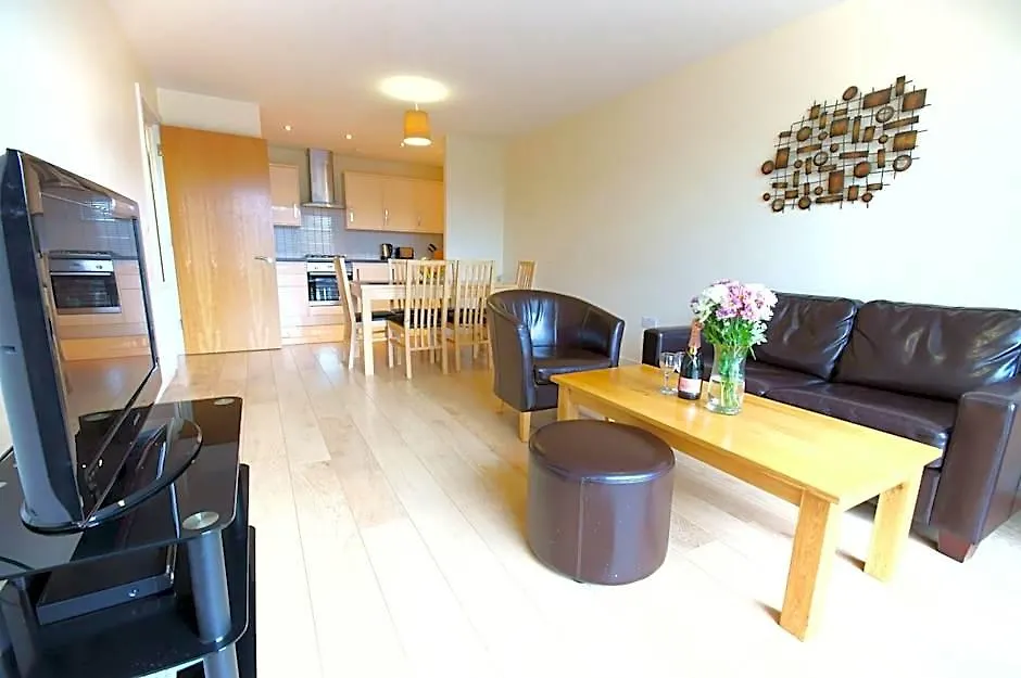Lodge Drive Serviced Apartments-1