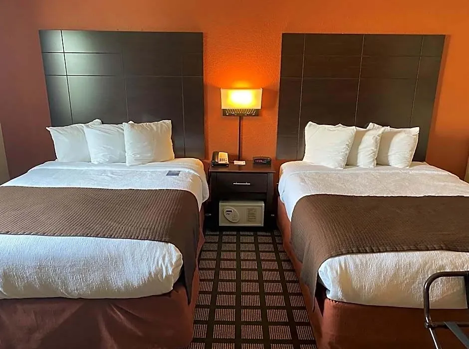 Baymont By Wyndham Lakeville-1