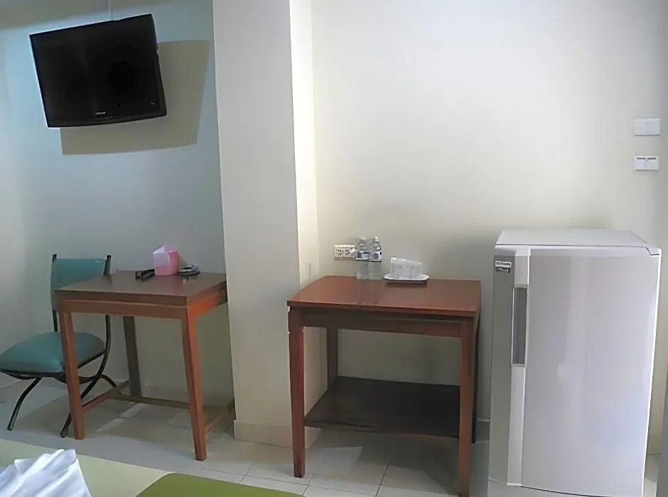 Nikom Court-1