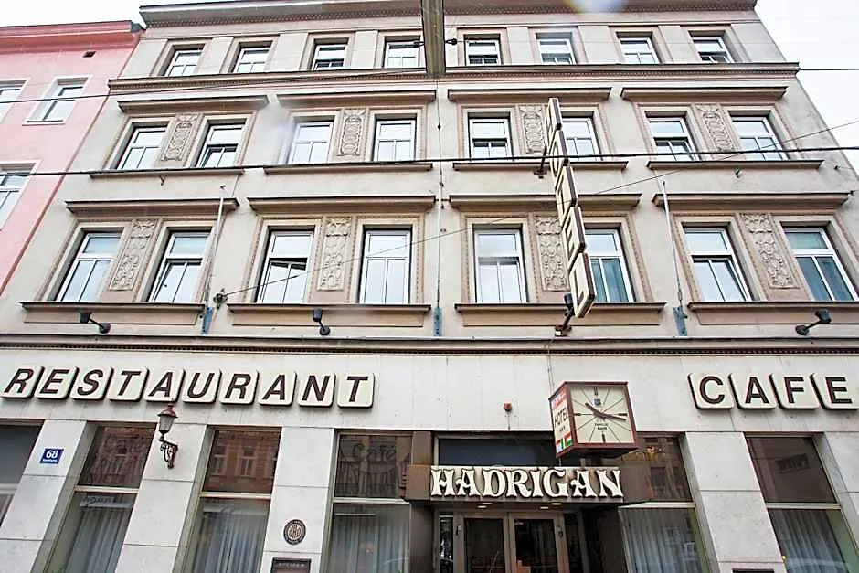 Hotel Hadrigan-1