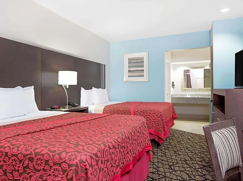 Days Inn & Suites By Wyndham Madisonville-1