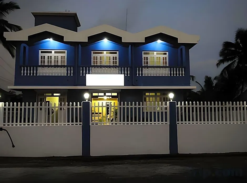 Veeniola Holiday Home-1