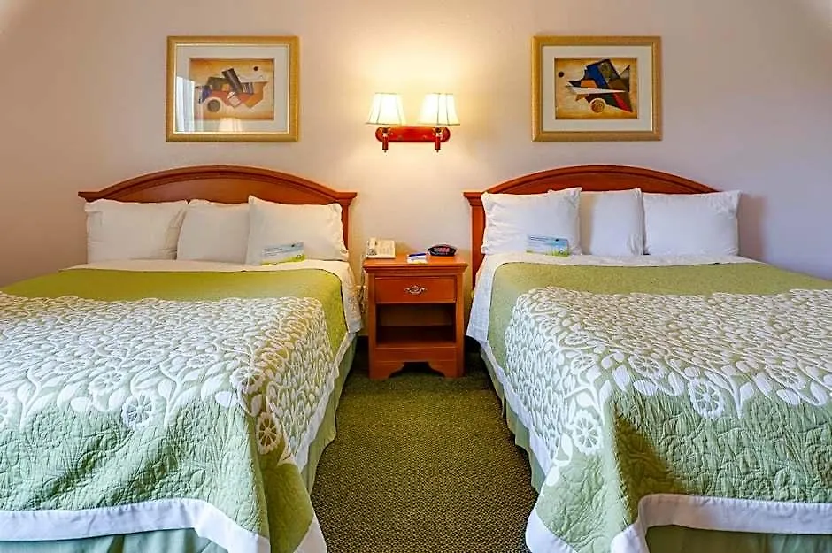 Days Inn & Suites By Wyndham Fullerton-1