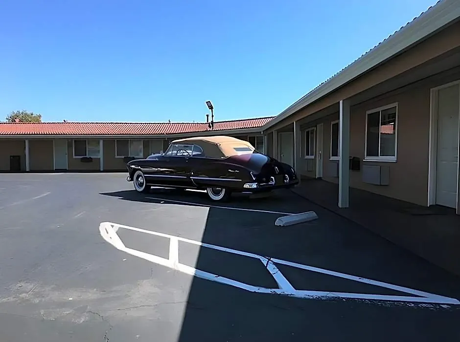 Tri-Valley Inn & Suites-1
