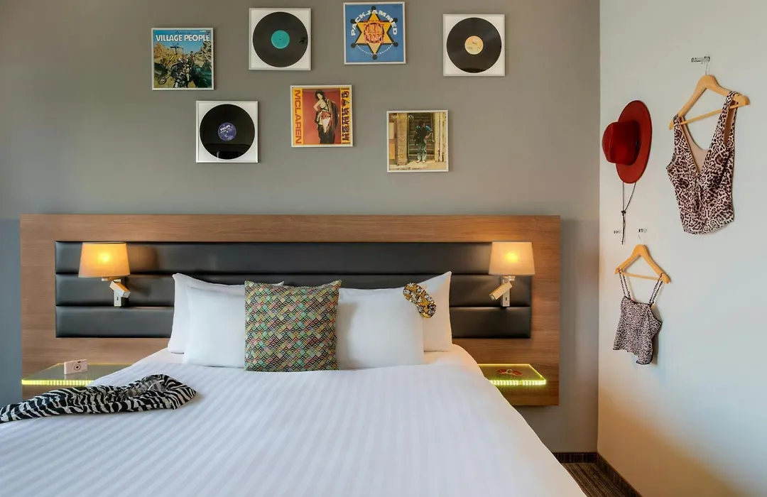 Moxy Amsterdam Houthavens-1