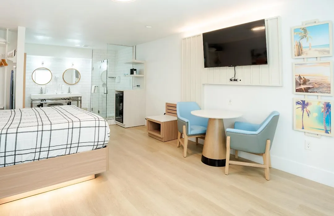 The Belmont Shore Inn-1